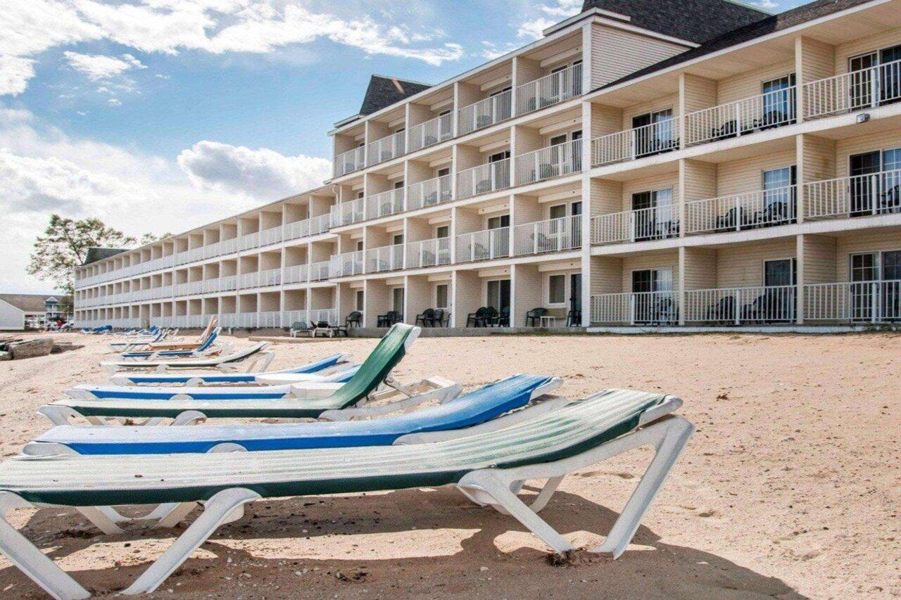 Comfort Inn Lakeside Маккино Сити Экстерьер фото