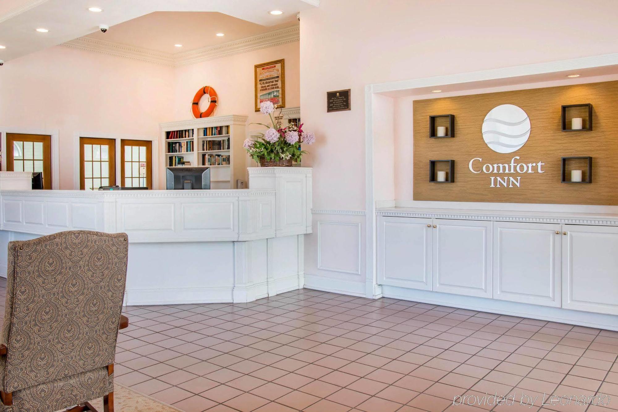 Comfort Inn Lakeside Маккино Сити Экстерьер фото